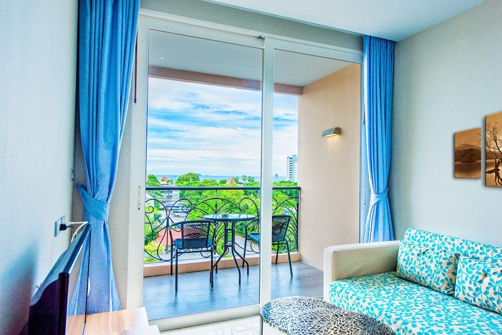 Atlantis Condo Resort Jomtien Beach Exterior photo