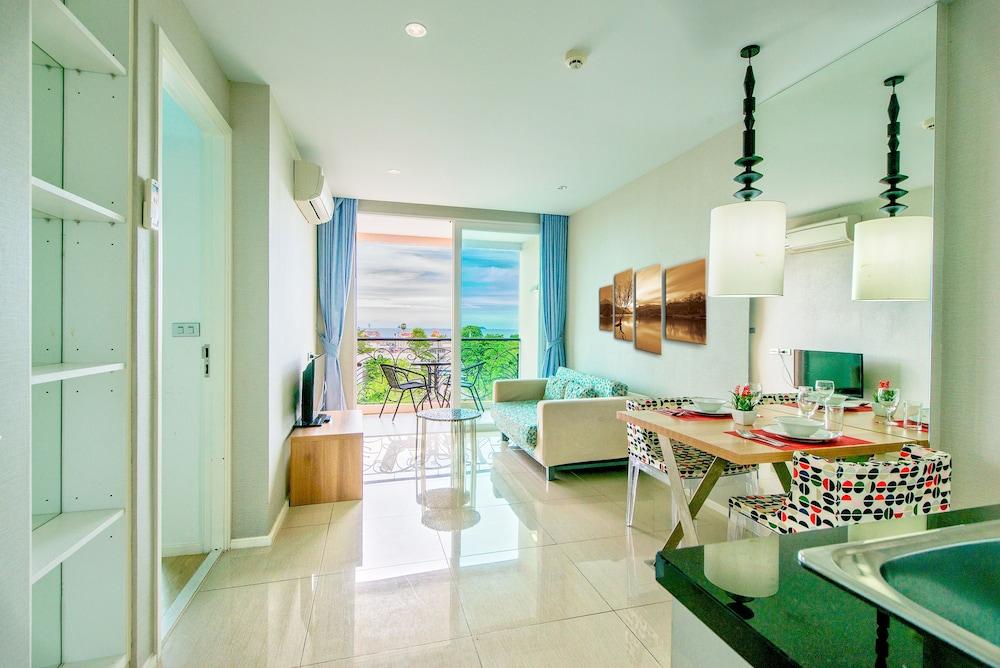 Atlantis Condo Resort Jomtien Beach Exterior photo