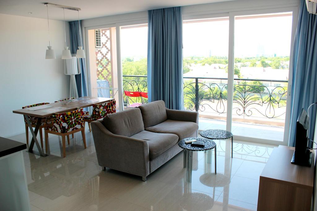 Atlantis Condo Resort Jomtien Beach Room photo